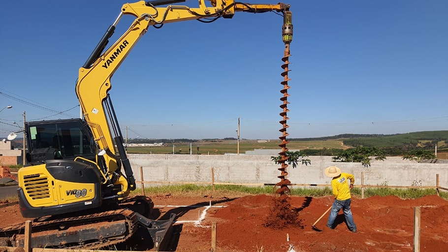 Mini Escavadeira Perfuratriz